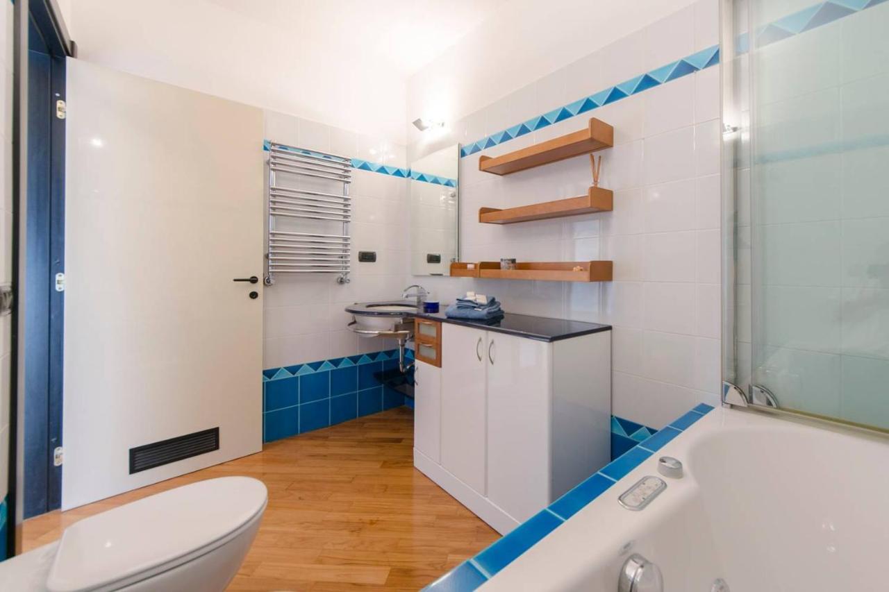 Joivy Exclusive Seaview Flat For 4, In Central Genoa Daire Dış mekan fotoğraf